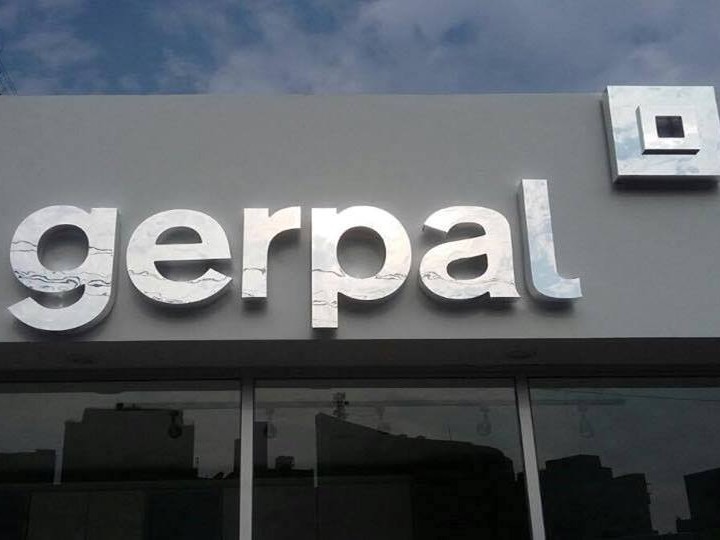 Letras corpóreas en acero inoxidable con retroiluminación- gerpal